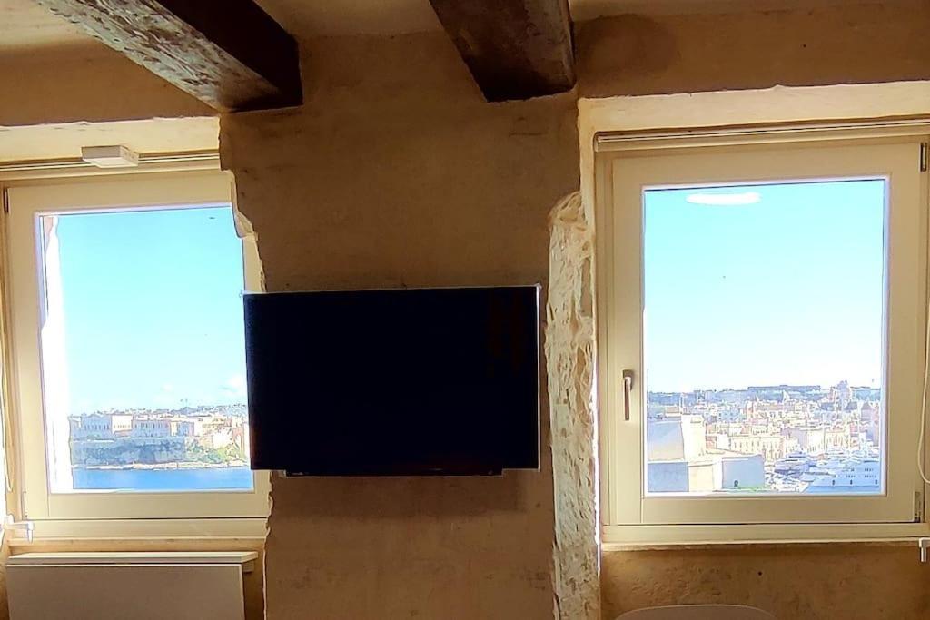Coast 52 Savynomad Harbour Residences Wow Views La Valette Extérieur photo