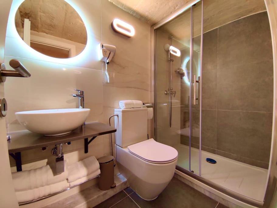 Coast 52 Savynomad Harbour Residences Wow Views La Valette Extérieur photo