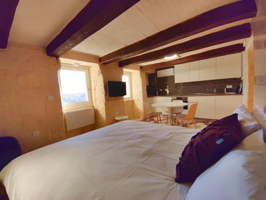 Coast 52 Savynomad Harbour Residences Wow Views La Valette Extérieur photo