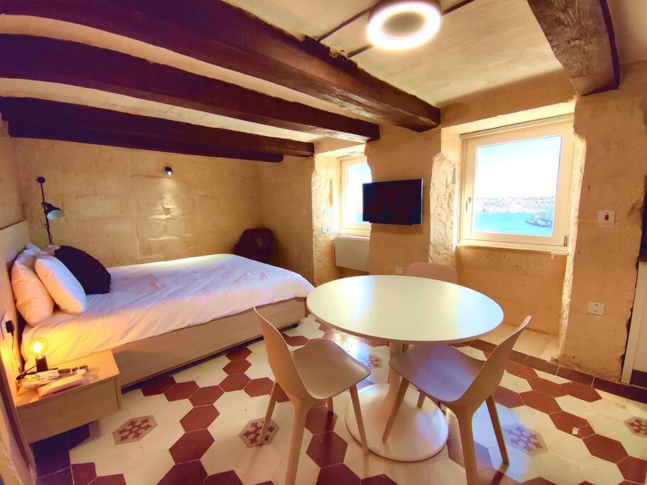 Coast 52 Savynomad Harbour Residences Wow Views La Valette Extérieur photo